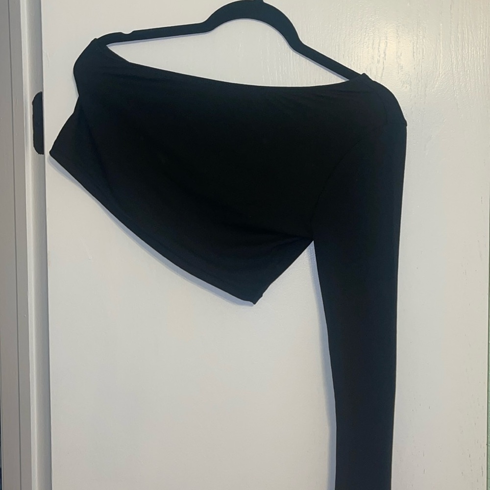 One shoulder crop top